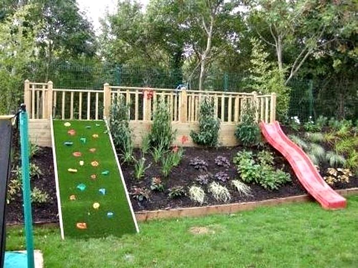 Как превратить двор в детскую площадку