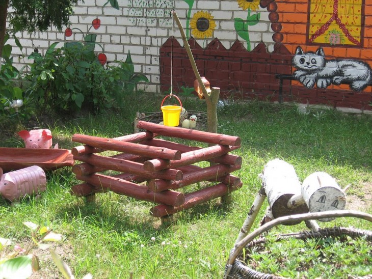 Деревянные поделки для сада: фото оригинальных дизайнерских идей своими руками