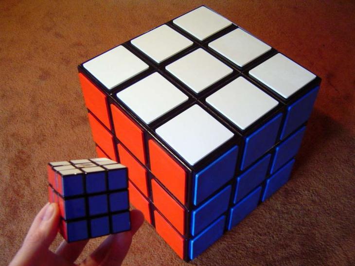Комод в форме кубика Рубика